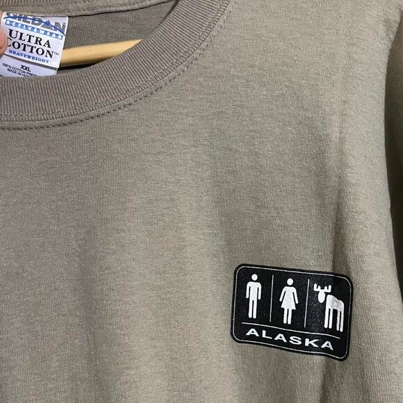 XXL Y2K Alaska When Nature Calls Wildlife Funny Tee - Picture 3 of 5